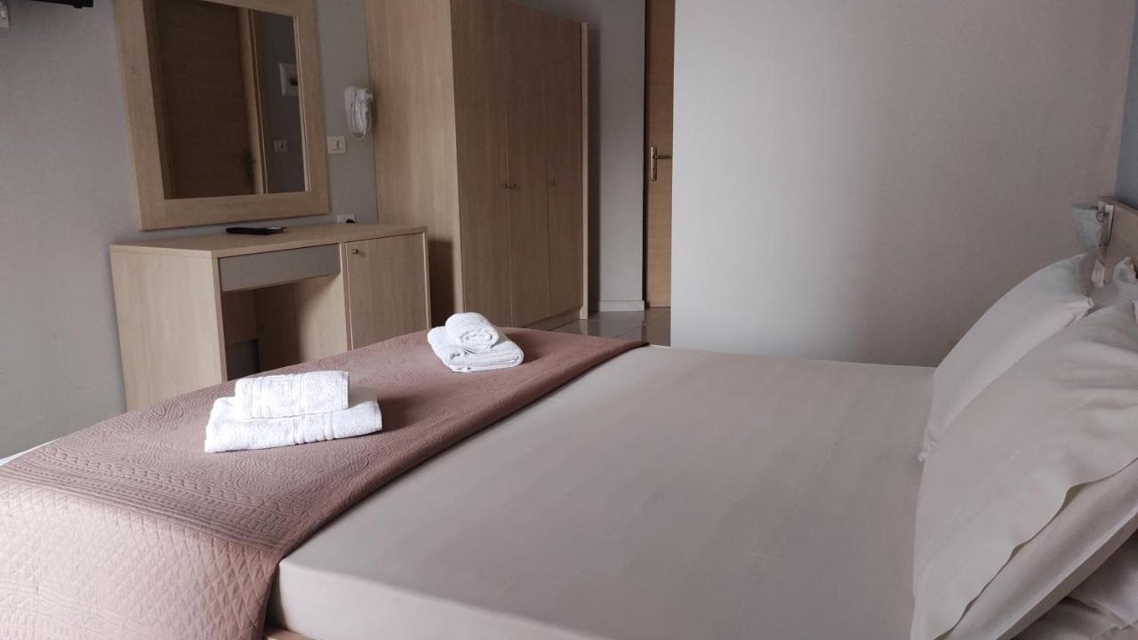 Delfini 호텔 니드리 외부 사진